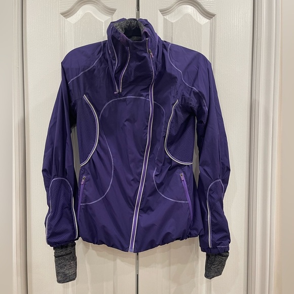 Lululemon running jacket/windbreaker Size 4 - Picture 2 of 6